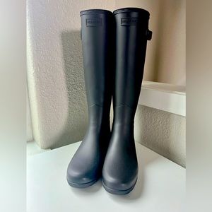 NEW Hunter Rain Boots never worn Knee-High Black Rubber Size 9 US, 7UK, EU 40/41